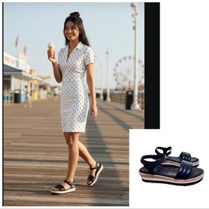 Elditas Sandals Black strappy slight platform buckle closure ratan details  8.5